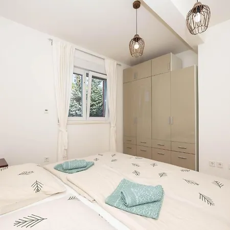 Beautiful In With Kitchen *